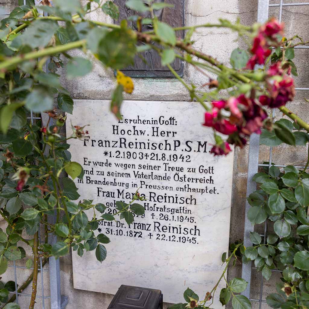 Gedenktafel für Pater Franz Reinisch in Wilten
